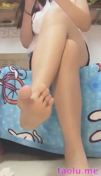 【TZ2174】滚进来你妈妈的房间，吃你妈的口水美杜莎S20181004022741