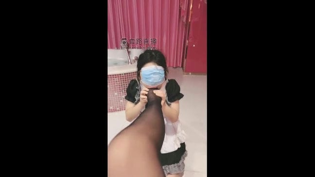 【TZ2789】貂蝉直播调教女M小乖  轮盘与粉丝互动