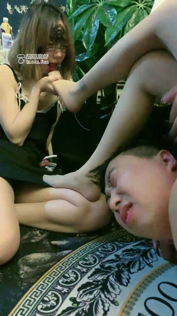 【TZ6352】绝宠 绝宠视角 舌吻女奴伺候 奴下奴  3525