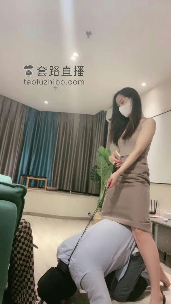 【TZ224】sm女王 调教视频 绿帽视角俩人感情很深，已经在一起好几年了，就是它有绿帽情节。时长 33分钟