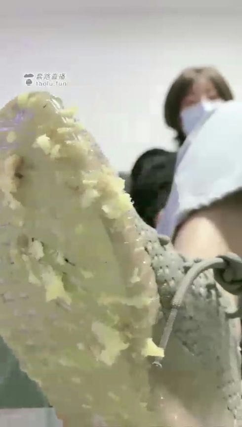 【TZ3144】【美离子S】足底盛宴脚喂食羞辱场【42分钟】【高清】