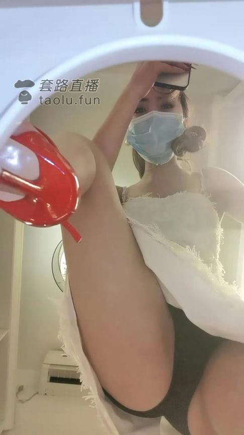 【TZ4195】全家滚来当胯下奴 贱马桶萱萱女蒂