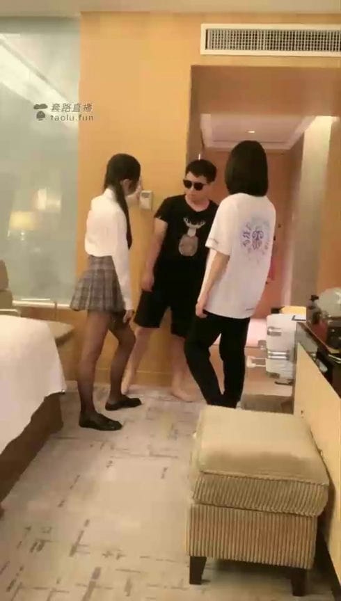 【TZ8133】西柚大大三个女王上补习课青春靓丽小美脚3111