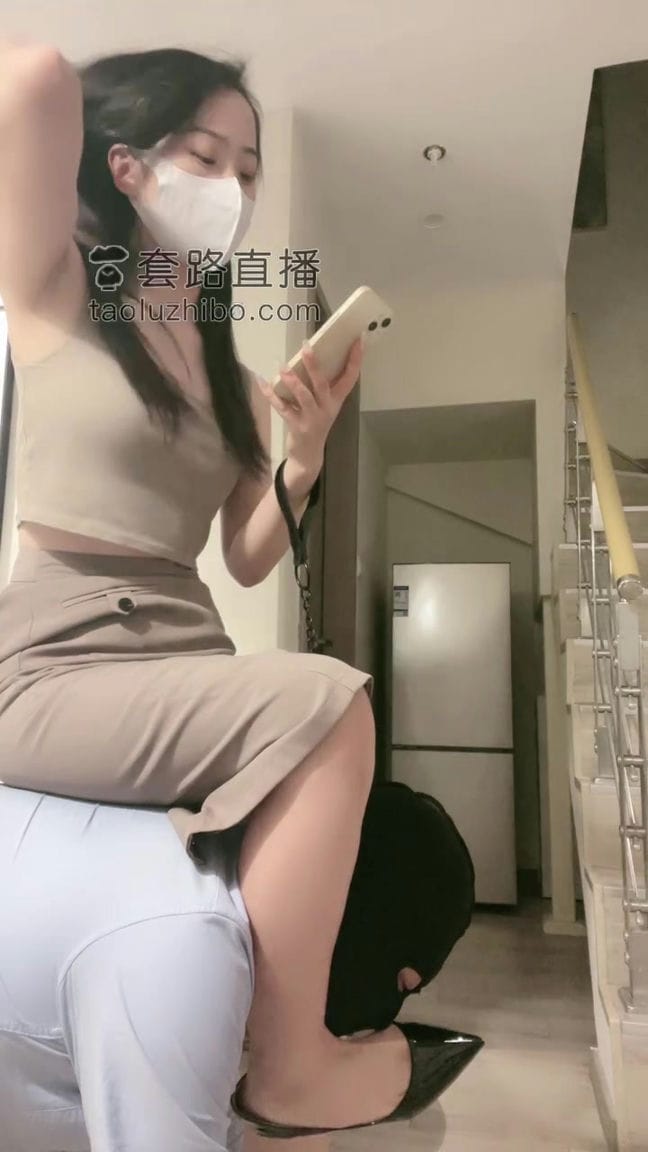 【TZ224】sm女王 调教视频 绿帽视角俩人感情很深，已经在一起好几年了，就是它有绿帽情节。时长 33分钟