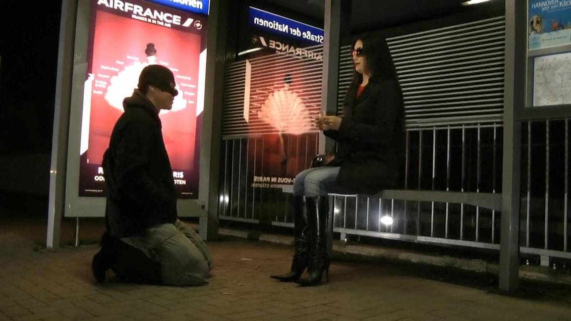 【艾彩45】Boots Worship At The Bus Stop