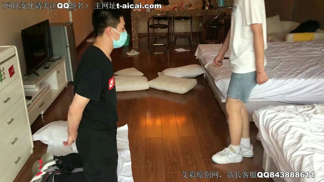 【艾彩1187】【泽泽女主】棉袜运动鞋单脚踩肚子踢脸跺脸_YC_200730_7